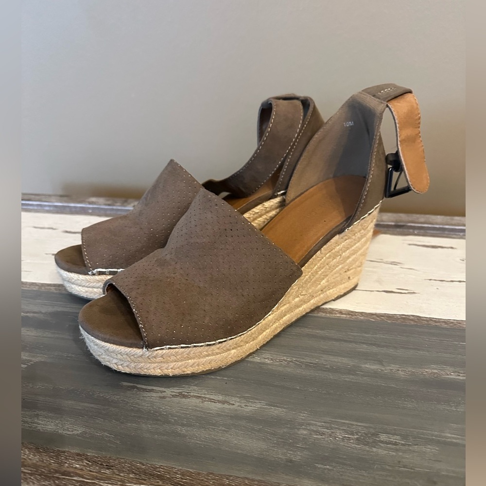 Altar’d State Espadrille Wedges - Size 10